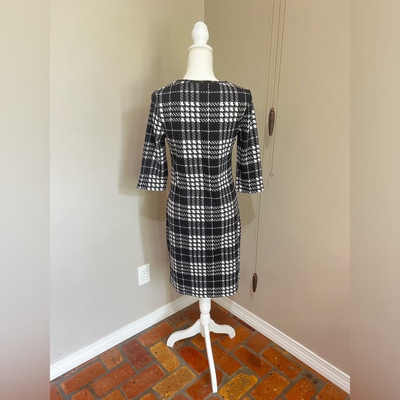 Houndstooth Dress - Picture 2 of 3